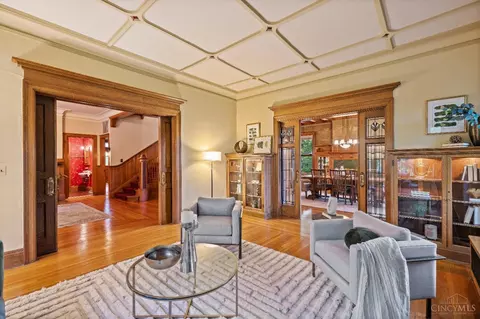 Living - 210 Hosea Ave, Cincinnati, OH 45220 photo 3 of 7
