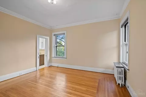 Bedroom - 210 Hosea Ave, Cincinnati, OH 45220 photo 4 of 11