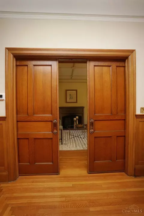 Entry Way - 210 Hosea Ave, Cincinnati, OH 45220 photo 7 of 14