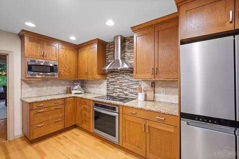 Kitchen - 210 Hosea Ave, Cincinnati, OH 45220 photo 3 of 5