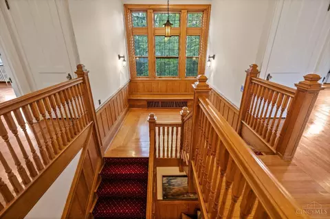 Entry Way - 210 Hosea Ave, Cincinnati, OH 45220 photo 12 of 14