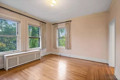 Bedroom - 210 Hosea Ave, Cincinnati, OH 45220 photo 1 of 11