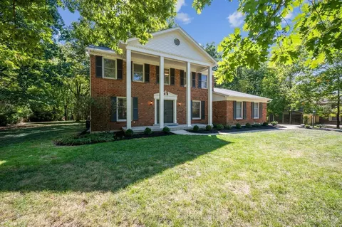 8589 Weller Rd, Montgomery, OH 45249 photo 2