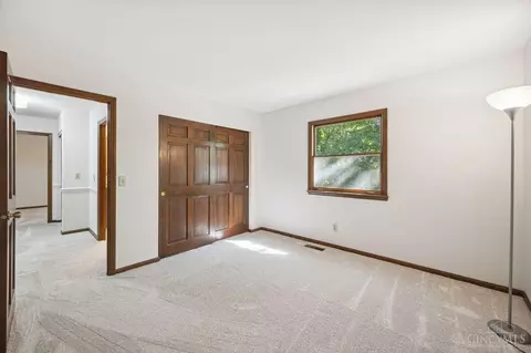 8589 Weller Rd, Montgomery, OH 45249 photo 24