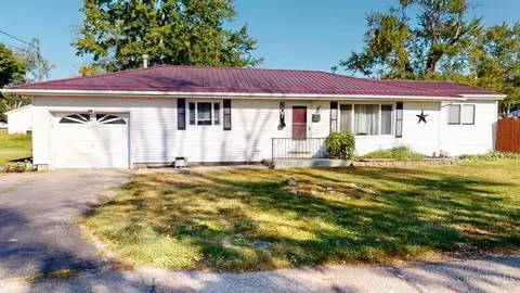 207 Burroughs St, Blanchester, OH 45107