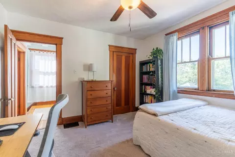Bedroom - 4425 Brazee St, Cincinnati, OH 45209 photo 4 of 4