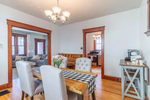 Dining - 4425 Brazee St, Cincinnati, OH 45209 photo 2 of 3