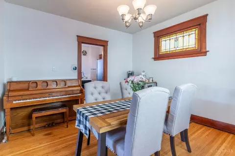 Dining - 4425 Brazee St, Cincinnati, OH 45209 photo 1 of 3