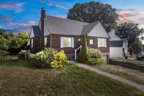 5592 Raceview Ave, Cincinnati, OH 45248