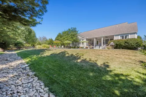 679 Hyacinth Rd, Cincinnati, OH 45245 photo 32