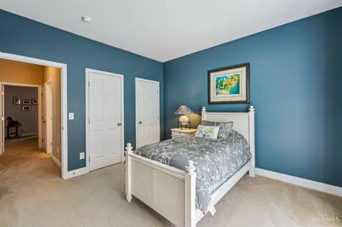 679 Hyacinth Rd, Cincinnati, OH 45245 photo 19