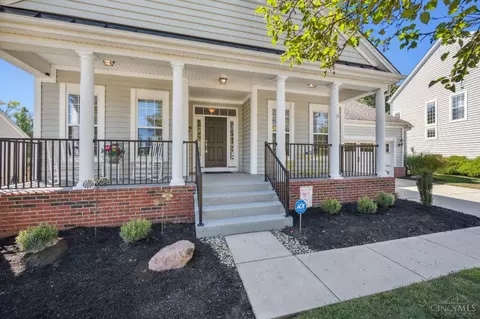 679 Hyacinth Rd, Cincinnati, OH 45245 photo 3