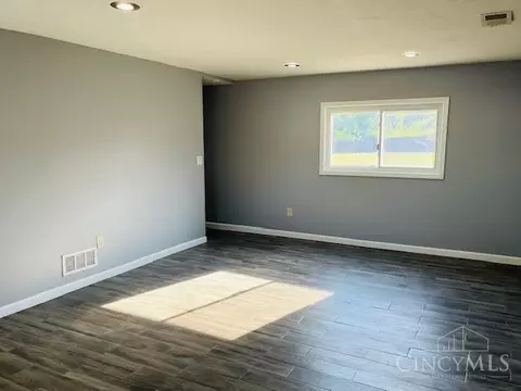 Living - 2159 Rangoon Ct, Forest Park, OH 45240 photo 2 of 3