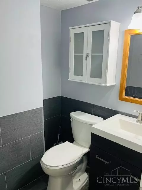 Bath - 2159 Rangoon Ct, Forest Park, OH 45240 photo 2 of 2