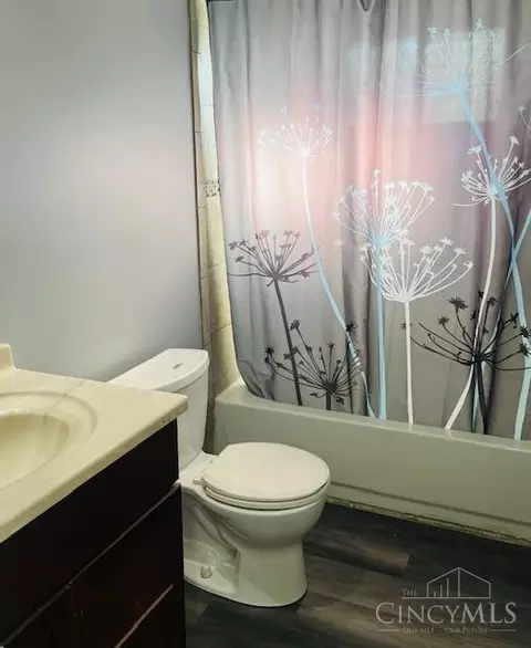 Bath - 2159 Rangoon Ct, Forest Park, OH 45240 photo 1 of 2