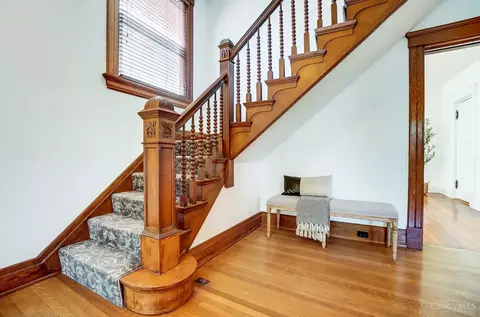 Entry Way - 3605 Edwards Rd, Cincinnati, OH 45208 photo 7 of 12