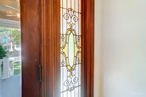 Entry Way - 3605 Edwards Rd, Cincinnati, OH 45208 photo 3 of 12