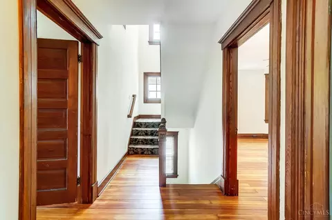 Entry Way - 3605 Edwards Rd, Cincinnati, OH 45208 photo 9 of 12