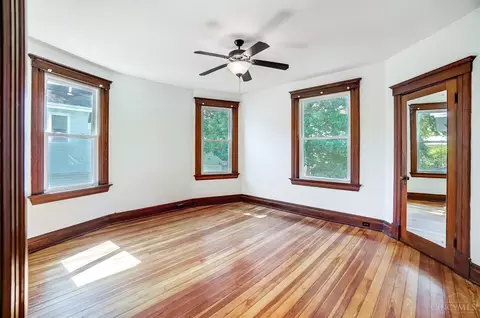 Bedroom - 3605 Edwards Rd, Cincinnati, OH 45208 photo 6 of 10