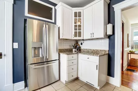Kitchen - 3605 Edwards Rd, Cincinnati, OH 45208 photo 4 of 5