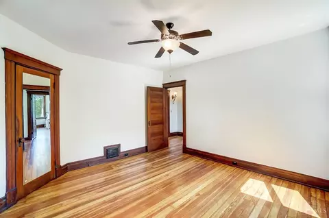 Bedroom - 3605 Edwards Rd, Cincinnati, OH 45208 photo 7 of 10