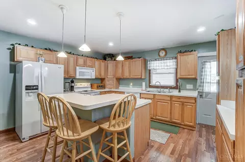 Kitchen - 408 Jefferson Ave, Cincinnati, OH 45217 photo 2 of 4