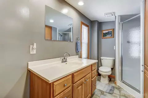 Bath - 408 Jefferson Ave, Cincinnati, OH 45217 photo 2 of 3