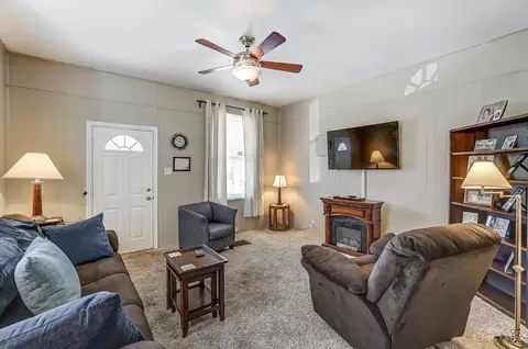 Living - 408 Jefferson Ave, Cincinnati, OH 45217 photo 1 of 2