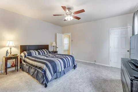 Bedroom - 408 Jefferson Ave, Cincinnati, OH 45217 photo 2 of 8
