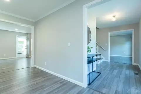 Entry Way - 661 Brandy Way, Cincinnati, OH 45244 photo 3 of 10