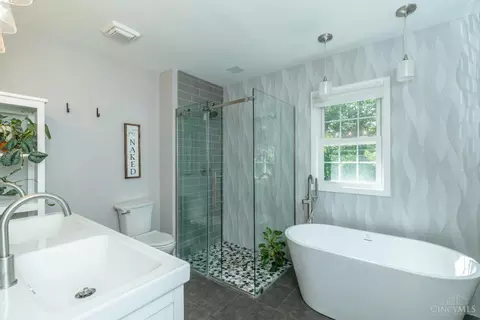 Bath - 661 Brandy Way, Cincinnati, OH 45244 photo 2 of 5