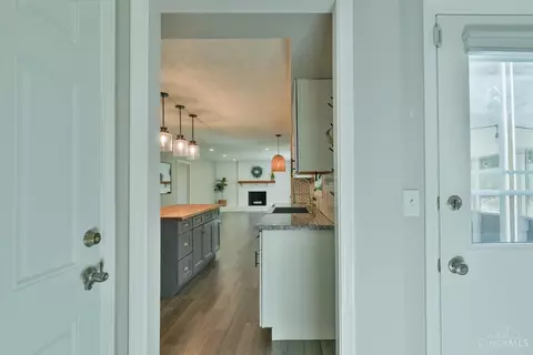 Entry Way - 661 Brandy Way, Cincinnati, OH 45244 photo 7 of 10