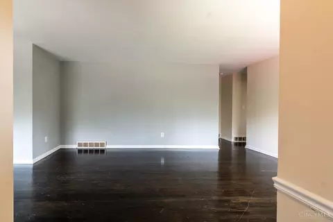 5844 Argus Rd, Cincinnati, OH 45224 photo 3