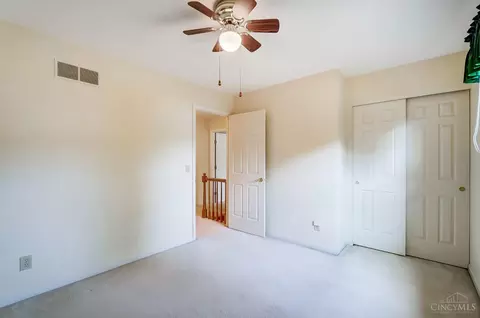 Bedroom - 10565 Stablehand Dr, Cincinnati, OH 45242 photo 7 of 13