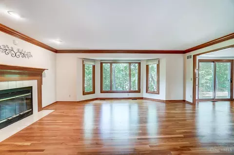 Living - 10565 Stablehand Dr, Cincinnati, OH 45242 photo 3 of 12