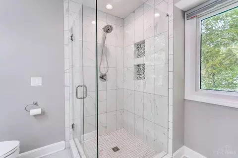 Bath - 10565 Stablehand Dr, Cincinnati, OH 45242 photo 5 of 10