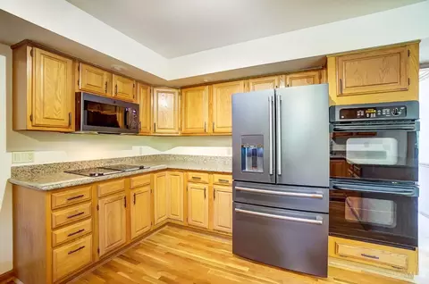Kitchen - 10565 Stablehand Dr, Cincinnati, OH 45242 photo 4 of 4