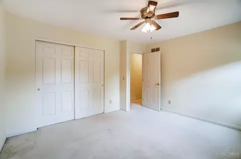 Bedroom - 10565 Stablehand Dr, Cincinnati, OH 45242 photo 9 of 13