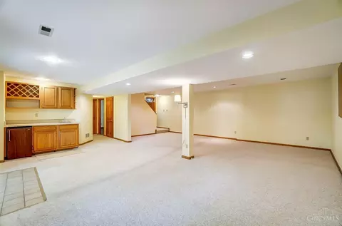 Living - 10565 Stablehand Dr, Cincinnati, OH 45242 photo 11 of 12