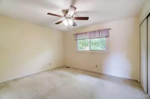 Bedroom - 10565 Stablehand Dr, Cincinnati, OH 45242 photo 10 of 13