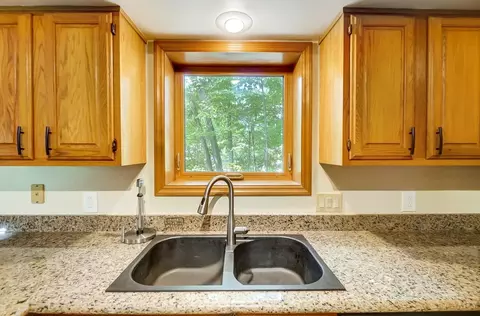Kitchen - 10565 Stablehand Dr, Cincinnati, OH 45242 photo 3 of 4