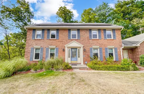 Exterior - 10565 Stablehand Dr, Cincinnati, OH 45242 photo 5 of 15