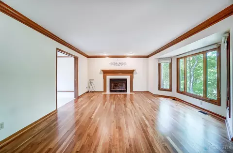 Living - 10565 Stablehand Dr, Cincinnati, OH 45242 photo 5 of 12