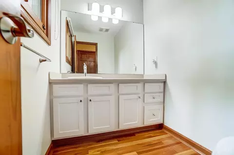 Bath - 10565 Stablehand Dr, Cincinnati, OH 45242 photo 1 of 10