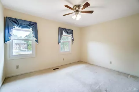 Bedroom - 10565 Stablehand Dr, Cincinnati, OH 45242 photo 8 of 13