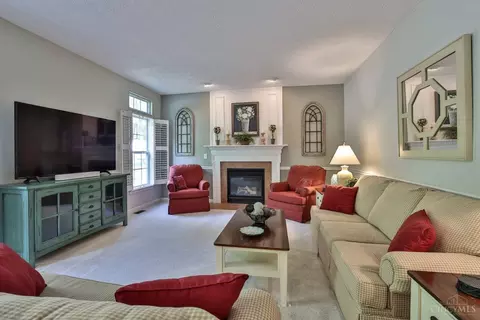 4223 Silver Streak Dr, Cincinnati, OH 45245 photo 9