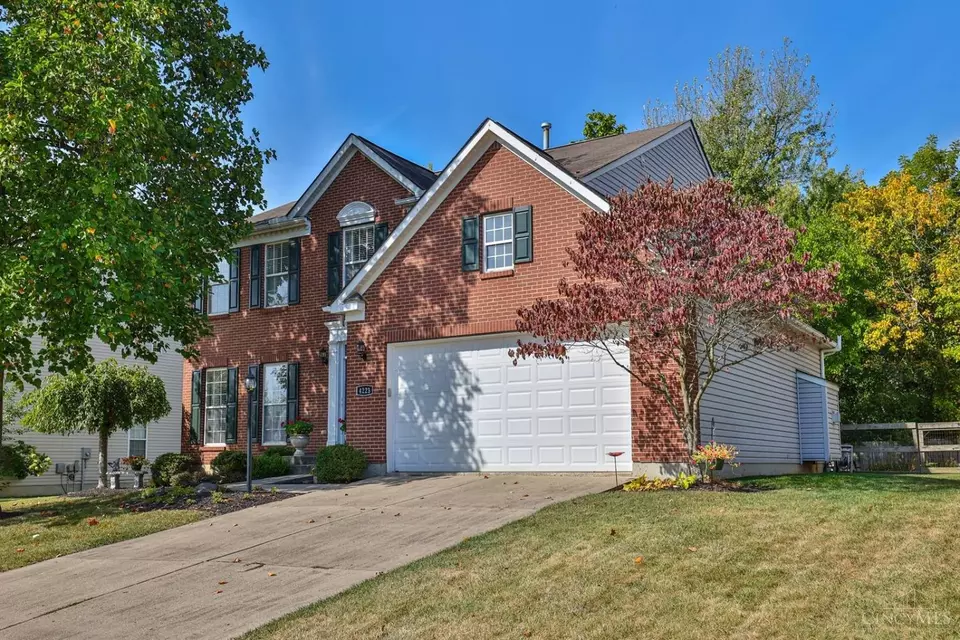  4223 Silver Streak Dr, Cincinnati, OH 45245 photo 2