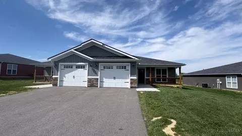 7615 Pea Ridge Rd, Hillsboro, OH 45133