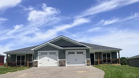 7615 Pea Ridge Rd, Hillsboro, OH 45133