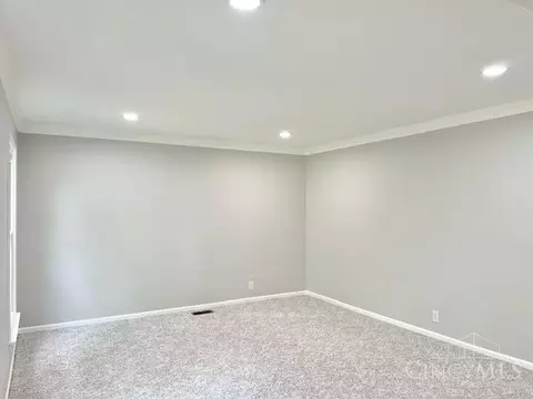 9625 Ash Ct, Blue Ash, OH 45242 photo 6